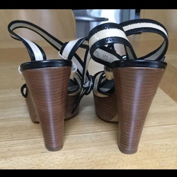 Nanette Lepore black & tan patent leather SEXY Wedge Sandals size 6.5 - Picture 7 of 8